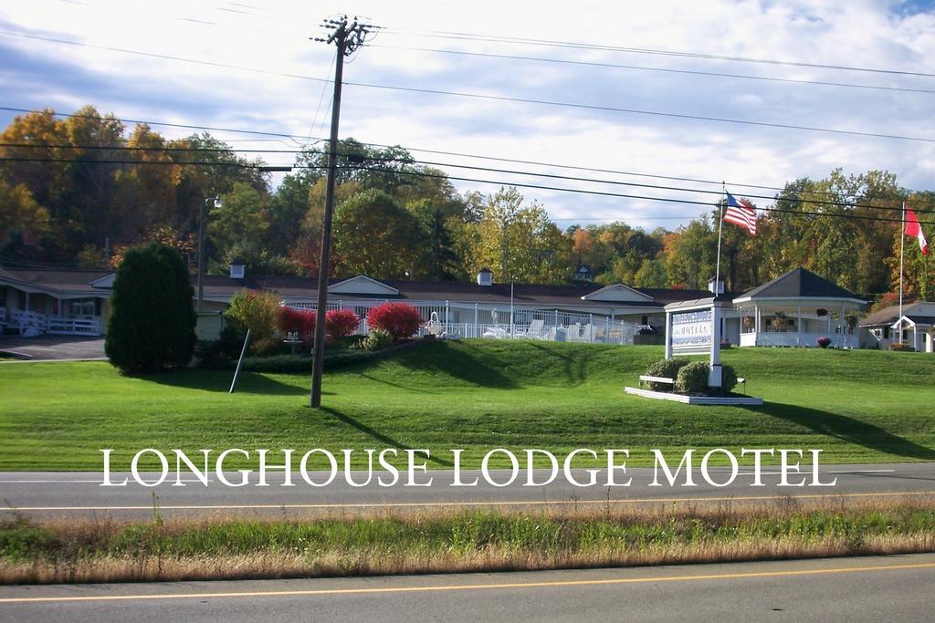 Longhouse Lodge Motel Уоткинс Глен Екстериор снимка