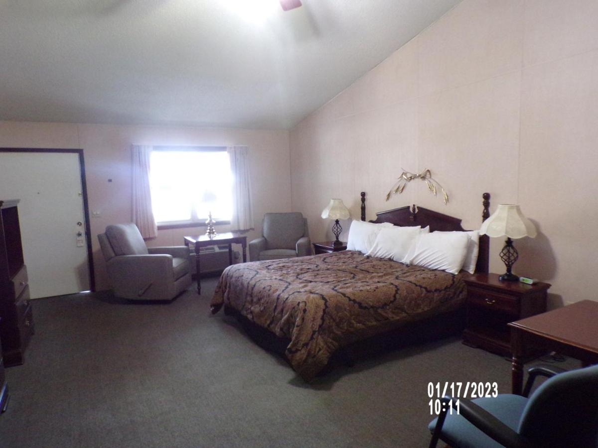 Longhouse Lodge Motel Уоткинс Глен Екстериор снимка