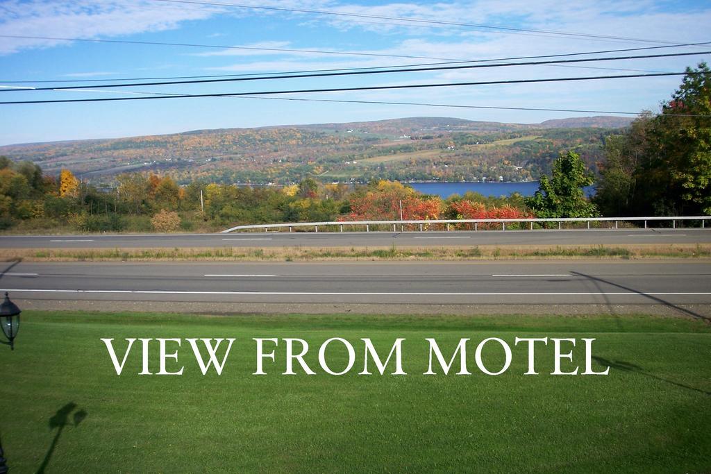 Longhouse Lodge Motel Уоткинс Глен Екстериор снимка